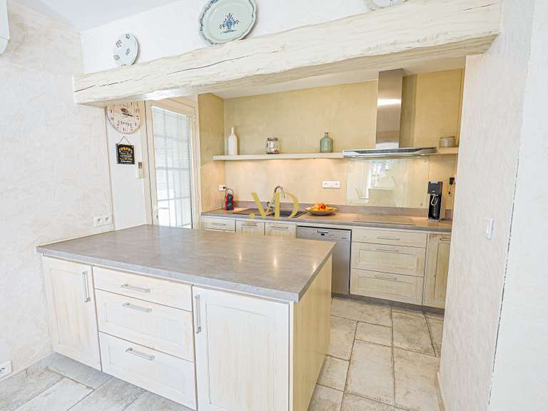 Maison Saint-Saturnin-lès-Apt - 3 chambres - 119m²