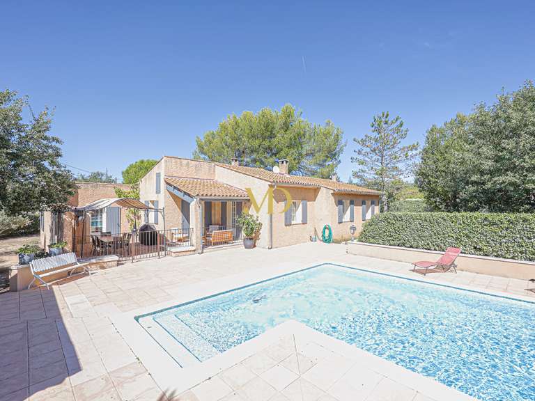 Maison Saint-Saturnin-lès-Apt - 3 chambres - 119m²