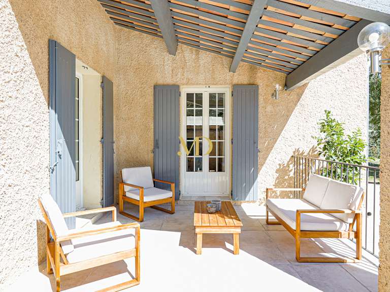 Maison Saint-Saturnin-lès-Apt - 3 chambres - 119m²