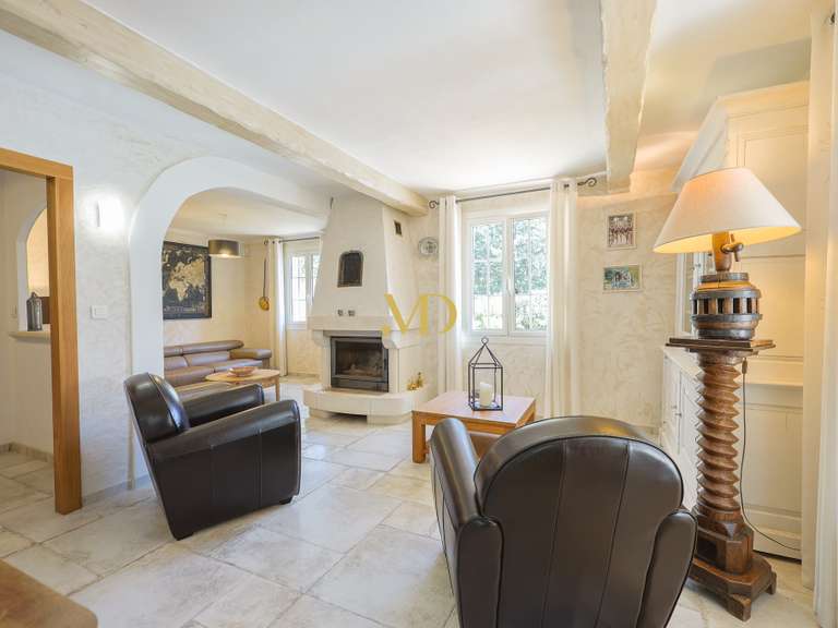 Maison Saint-Saturnin-lès-Apt - 3 chambres - 119m²