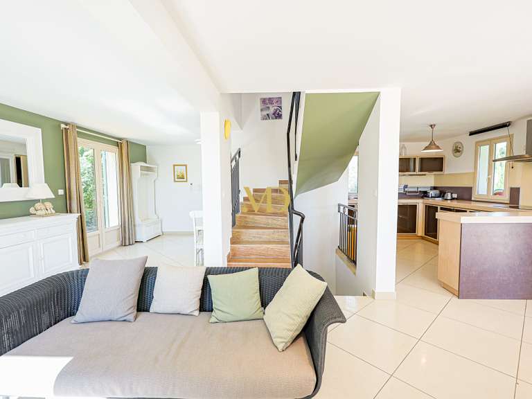 Maison Saint-Saturnin-lès-Apt - 4 chambres - 105m²