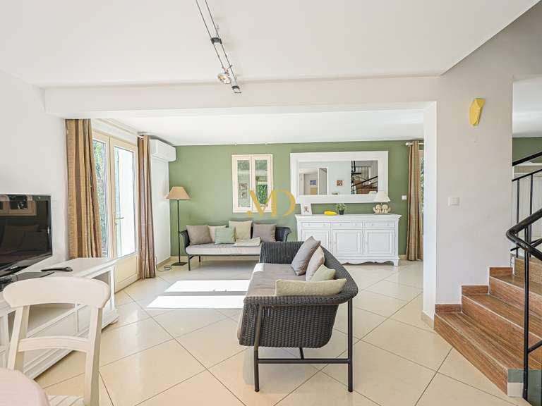 Maison Saint-Saturnin-lès-Apt - 4 chambres - 105m²