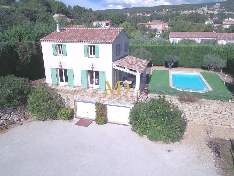 Maison Saint-Saturnin-lès-Apt - 4 chambres - 105m²