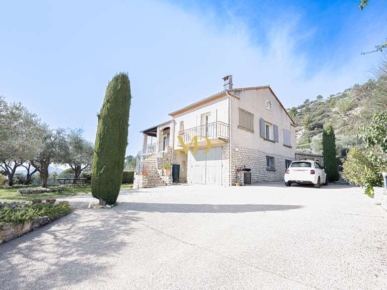 House Saint-Saturnin-lès-Apt - 5 bedrooms - 168m²