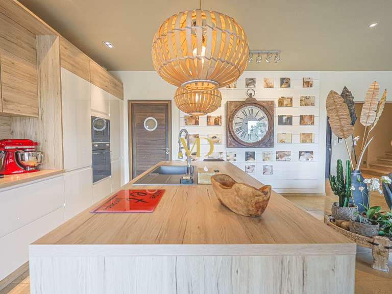 Maison Saint-Saturnin-lès-Apt - 4 chambres - 310m²