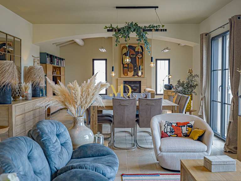 Maison Saint-Saturnin-lès-Apt - 4 chambres - 310m²