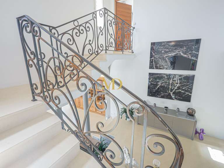 Maison Saint-Saturnin-lès-Apt - 5 chambres - 280m²