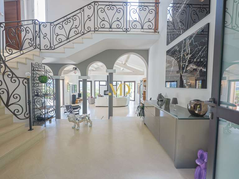 Maison Saint-Saturnin-lès-Apt - 5 chambres - 280m²