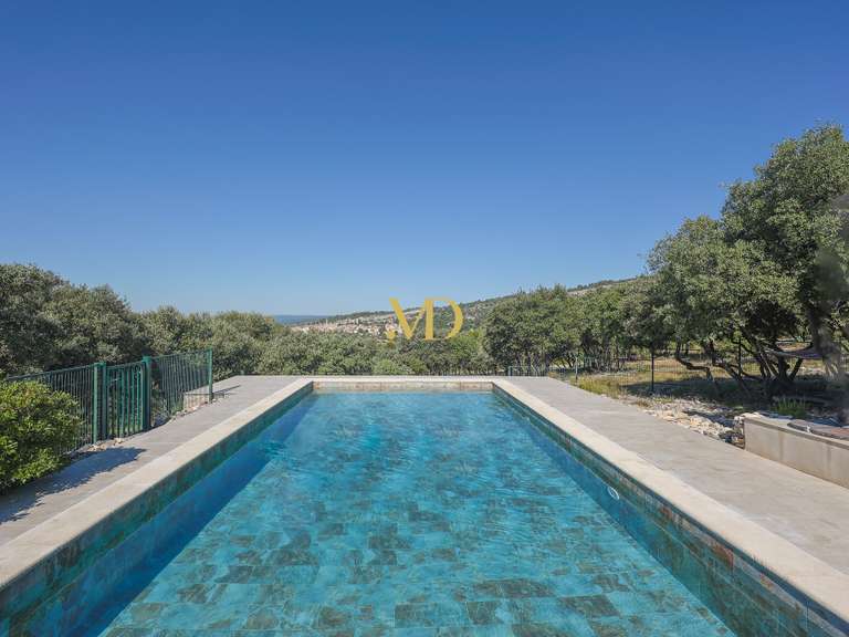 Maison Saint-Saturnin-lès-Apt - 4 chambres - 160m²