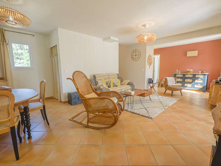 Maison Saint-Saturnin-lès-Apt - 3 chambres - 126m²