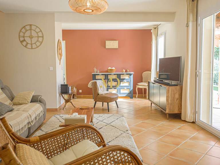 Maison Saint-Saturnin-lès-Apt - 3 chambres - 126m²