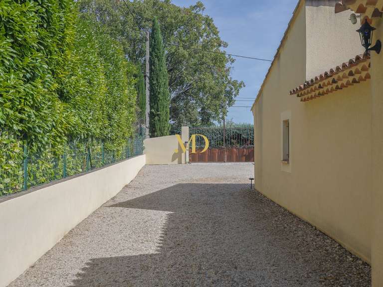 Maison Saint-Saturnin-lès-Apt - 3 chambres - 126m²