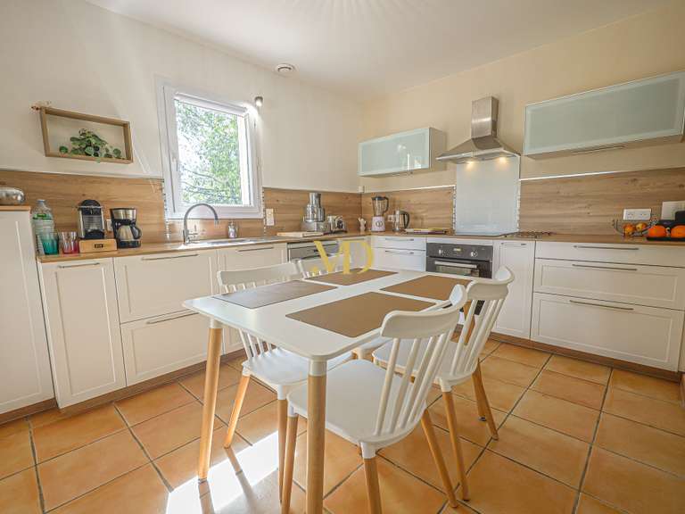 Maison Saint-Saturnin-lès-Apt - 3 chambres - 126m²