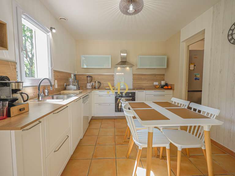 Maison Saint-Saturnin-lès-Apt - 3 chambres - 126m²