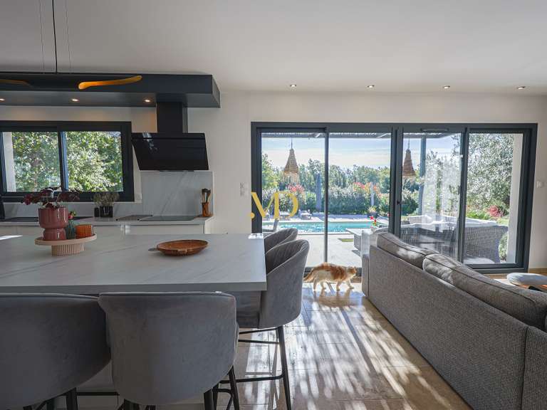 Maison Saint-Saturnin-lès-Apt - 3 chambres - 98m²