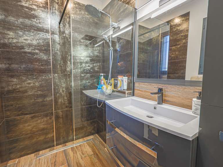 Maison Saint-Saturnin-lès-Apt - 3 chambres - 98m²