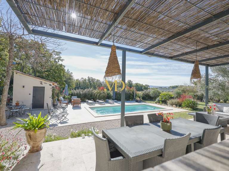 Maison Saint-Saturnin-lès-Apt - 3 chambres - 98m²