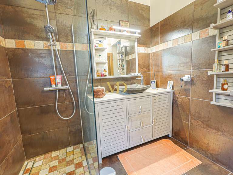 Maison Saint-Saturnin-lès-Apt - 5 chambres - 200m²