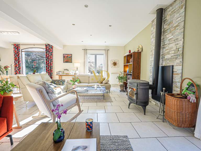 Maison Saint-Saturnin-lès-Apt - 5 chambres - 200m²