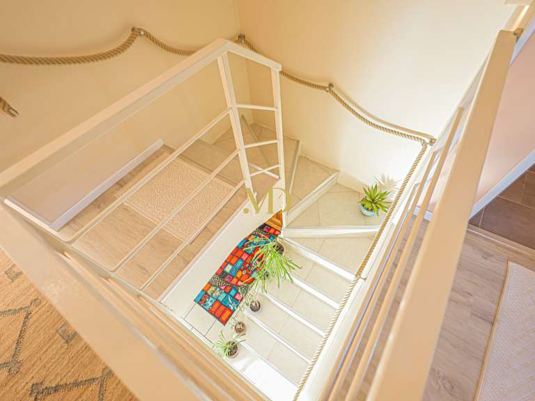 Maison Saint-Saturnin-lès-Apt - 5 chambres - 200m²