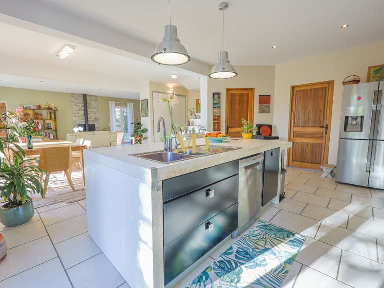 Maison Saint-Saturnin-lès-Apt - 5 chambres - 200m²