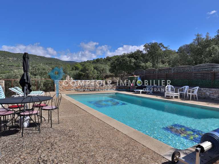 Maison Saint-Saturnin-lès-Apt - 3 chambres - 170m²