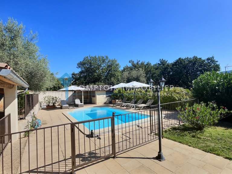 Maison Saint-Saturnin-lès-Apt - 4 chambres - 132m²