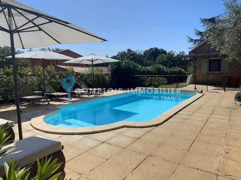 Maison Saint-Saturnin-lès-Apt - 4 chambres - 132m²