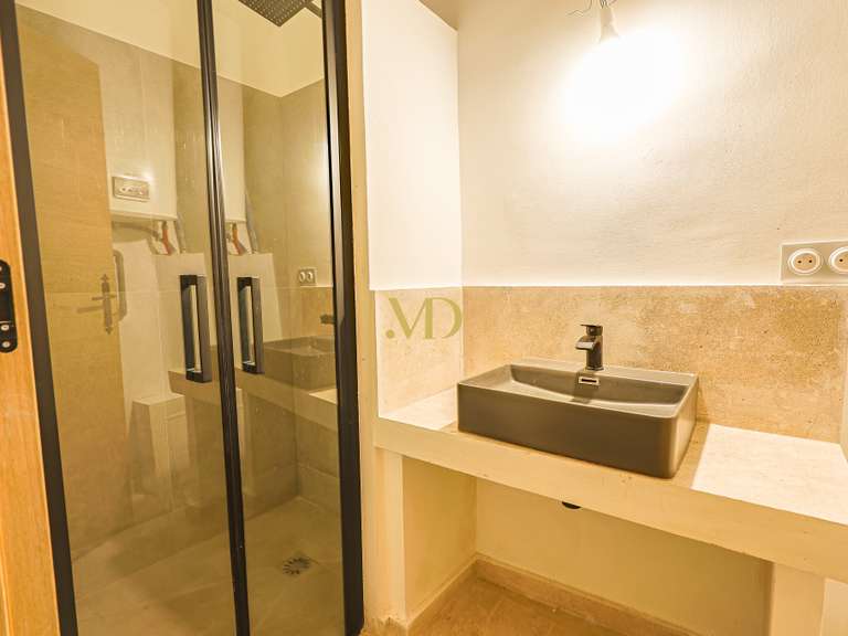 Maison Saint-Saturnin-lès-Apt - 3 chambres - 150m²