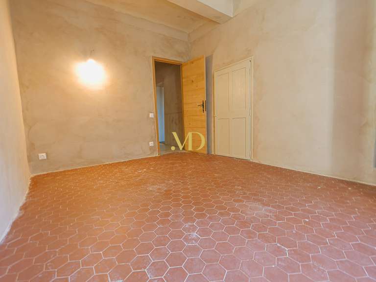 Maison Saint-Saturnin-lès-Apt - 3 chambres - 150m²