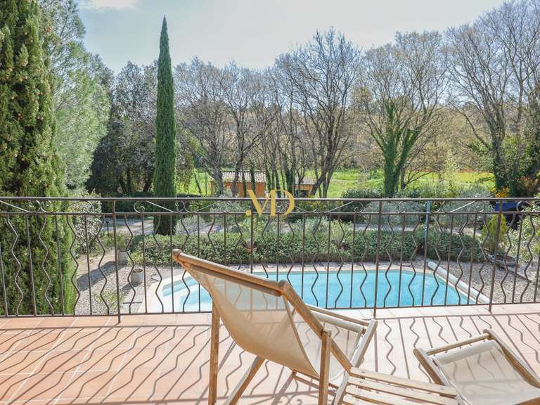 Maison Saint-Saturnin-lès-Apt - 4 chambres - 194m²