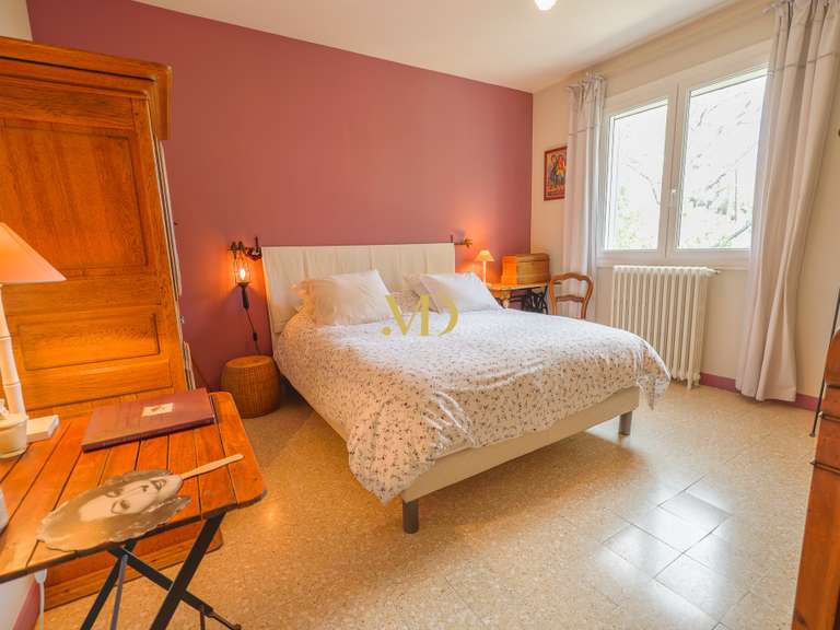 Maison Saint-Saturnin-lès-Apt - 4 chambres - 194m²