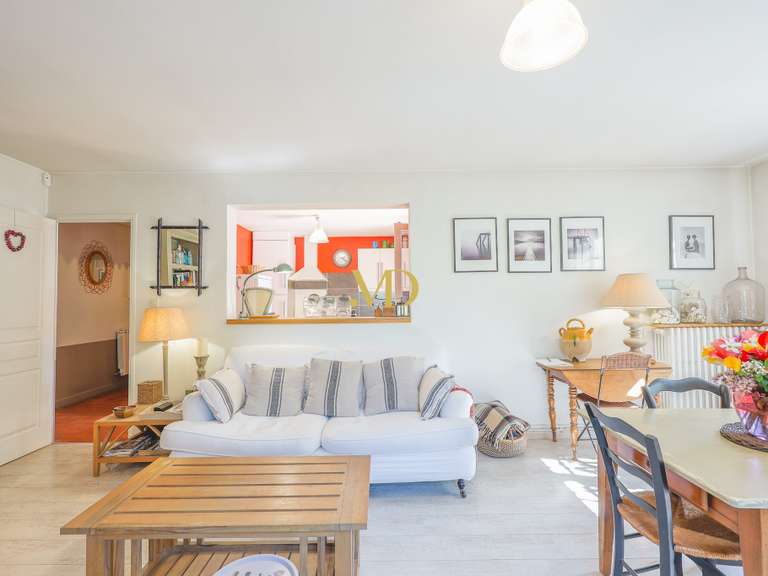 Maison Saint-Saturnin-lès-Apt - 4 chambres - 194m²