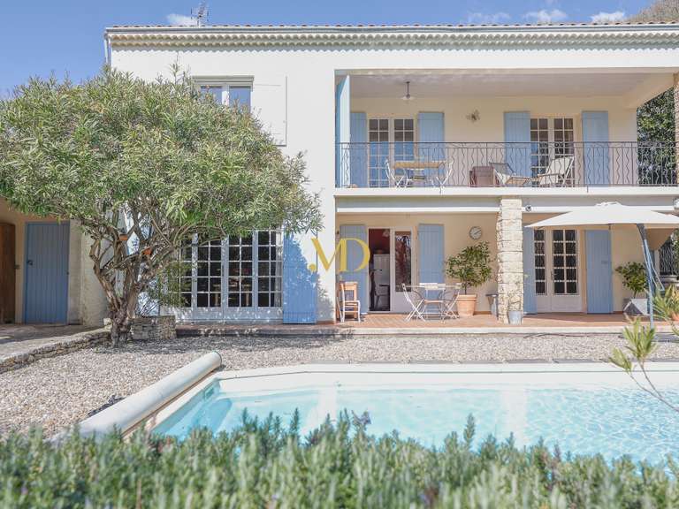 Maison Saint-Saturnin-lès-Apt - 4 chambres - 194m²