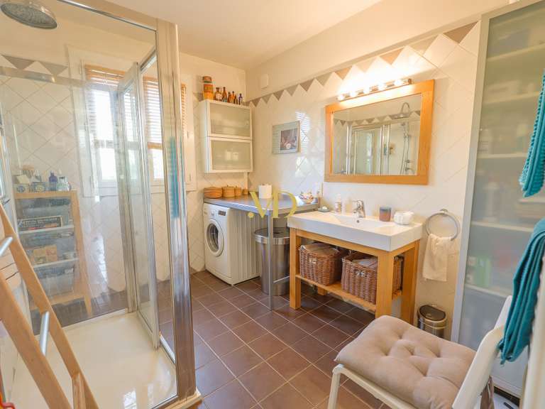 Maison Saint-Saturnin-lès-Apt - 4 chambres - 194m²