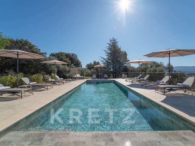 Maison Saint-Saturnin-lès-Apt - 5 chambres - 230m²