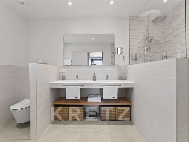Maison Saint-Saturnin-lès-Apt - 5 chambres - 230m²