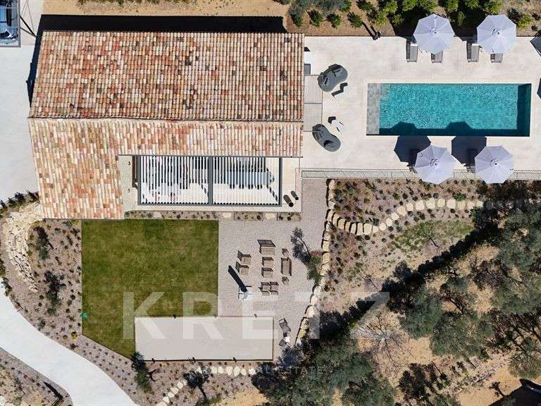 House Saint-Saturnin-lès-Apt - 5 bedrooms - 230m²