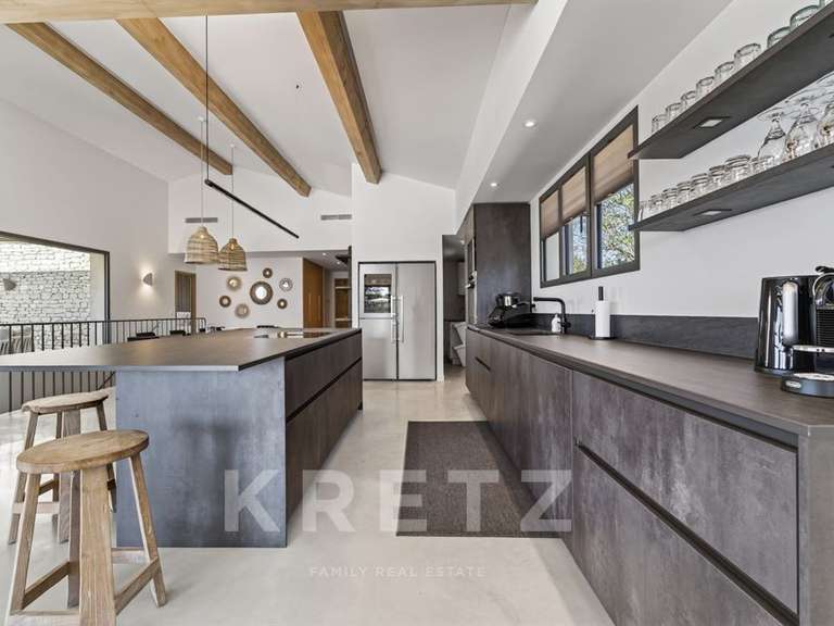 House Saint-Saturnin-lès-Apt - 5 bedrooms - 230m²