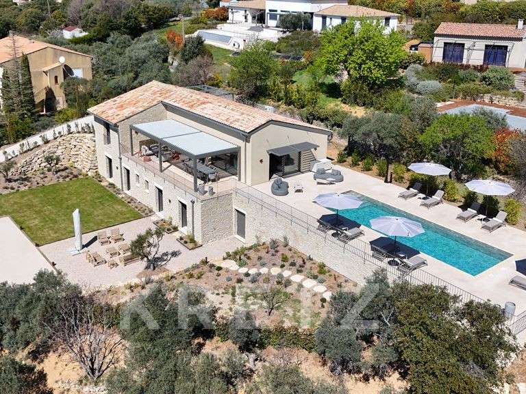 House Saint-Saturnin-lès-Apt - 5 bedrooms - 230m²