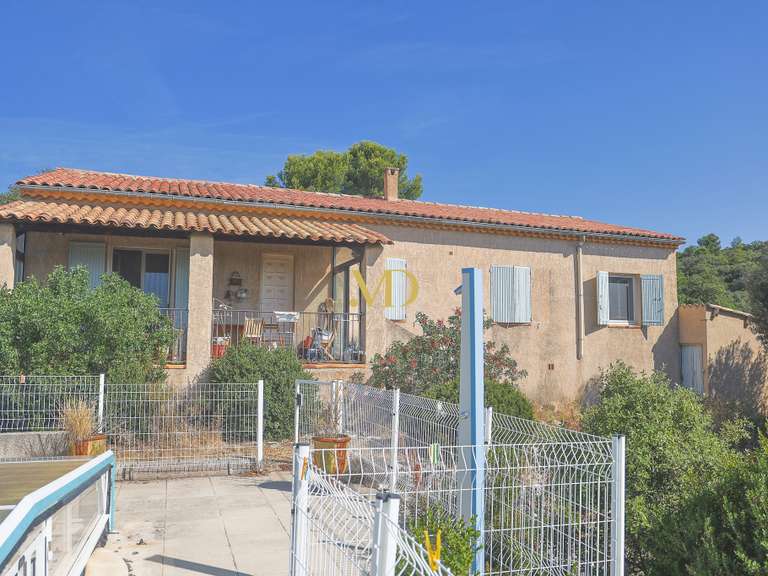 Maison Saint-Saturnin-lès-Apt - 4 chambres - 120m²