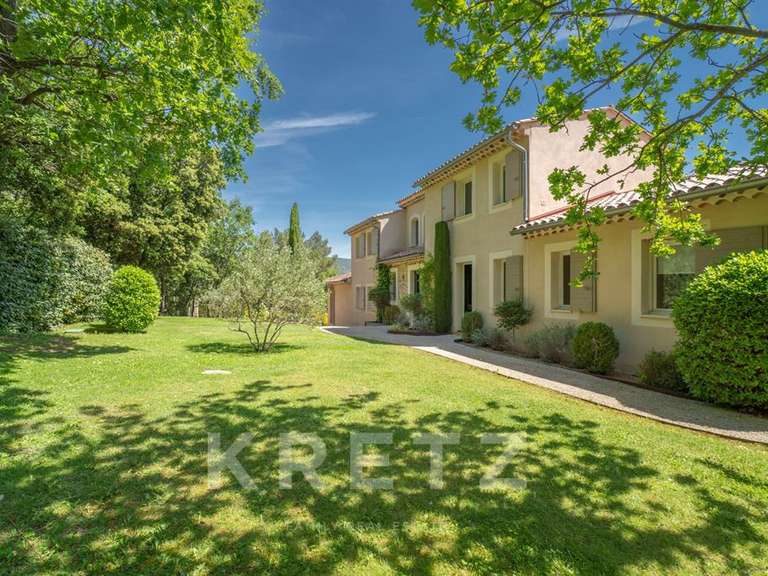 Maison Saint-Saturnin-lès-Apt - 5 chambres - 325m²
