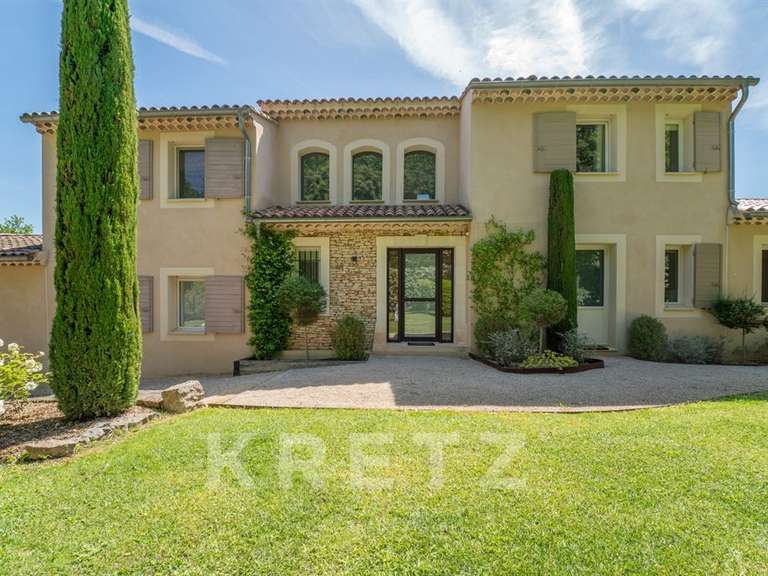 Maison Saint-Saturnin-lès-Apt - 5 chambres - 325m²