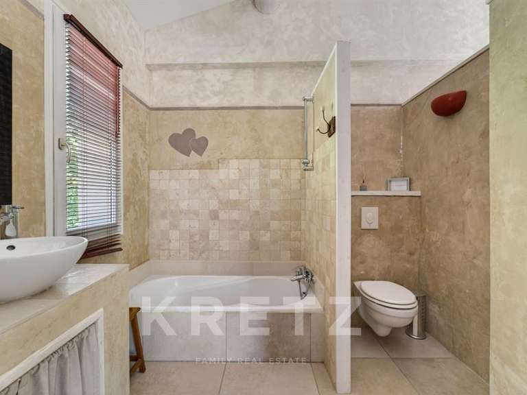 Maison Saint-Saturnin-lès-Apt - 5 chambres - 325m²