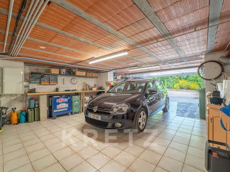 Maison Saint-Saturnin-lès-Apt - 5 chambres - 325m²