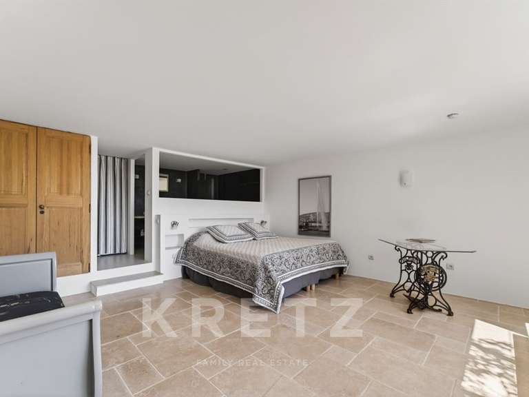 Maison Saint-Saturnin-lès-Apt - 5 chambres - 325m²