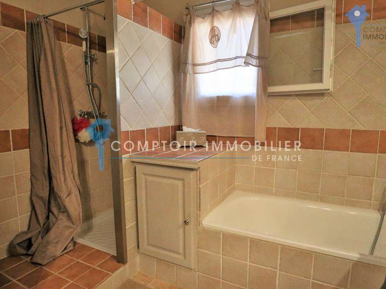 Maison Saint-Saturnin-lès-Apt - 5 chambres - 228m²