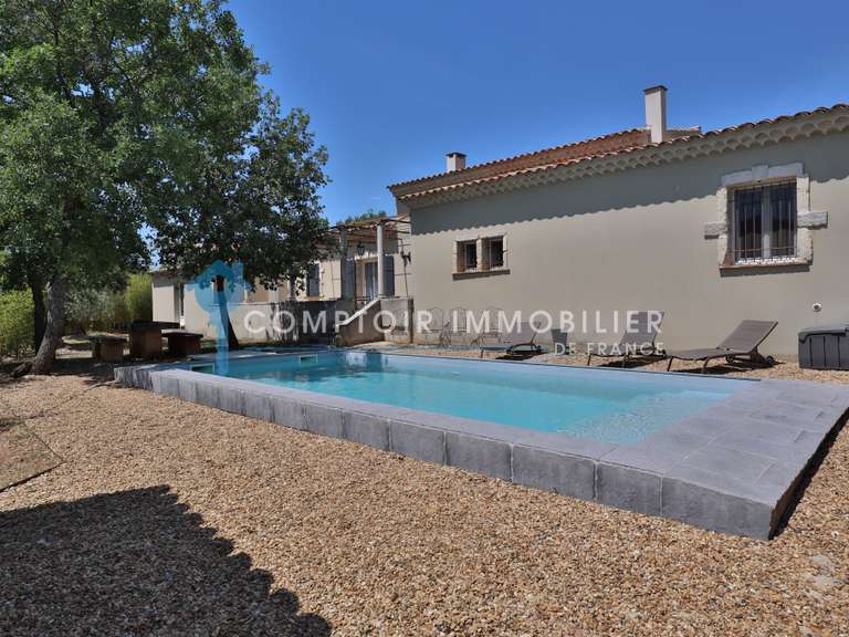 Maison Saint-Saturnin-lès-Apt - 5 chambres - 228m²