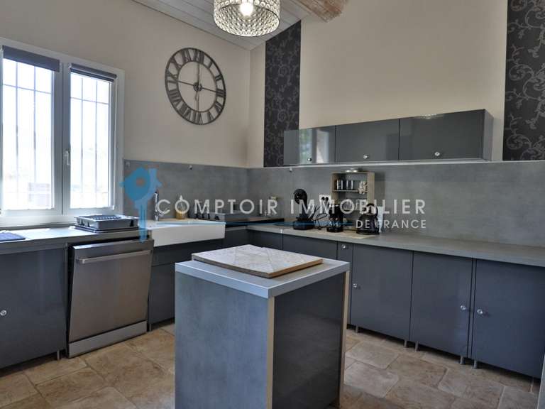 Maison Saint-Saturnin-lès-Apt - 5 chambres - 228m²
