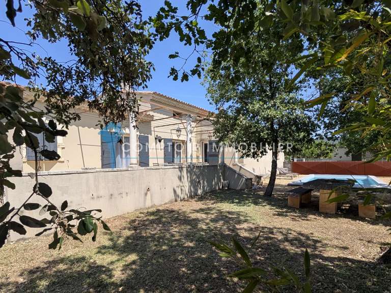 Maison Saint-Saturnin-lès-Apt - 5 chambres - 228m²
